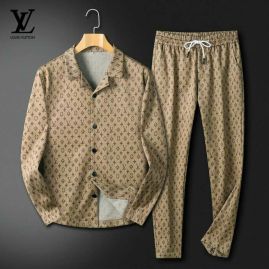Picture of LV SweatSuits _SKULVM-3XL24cn6429212